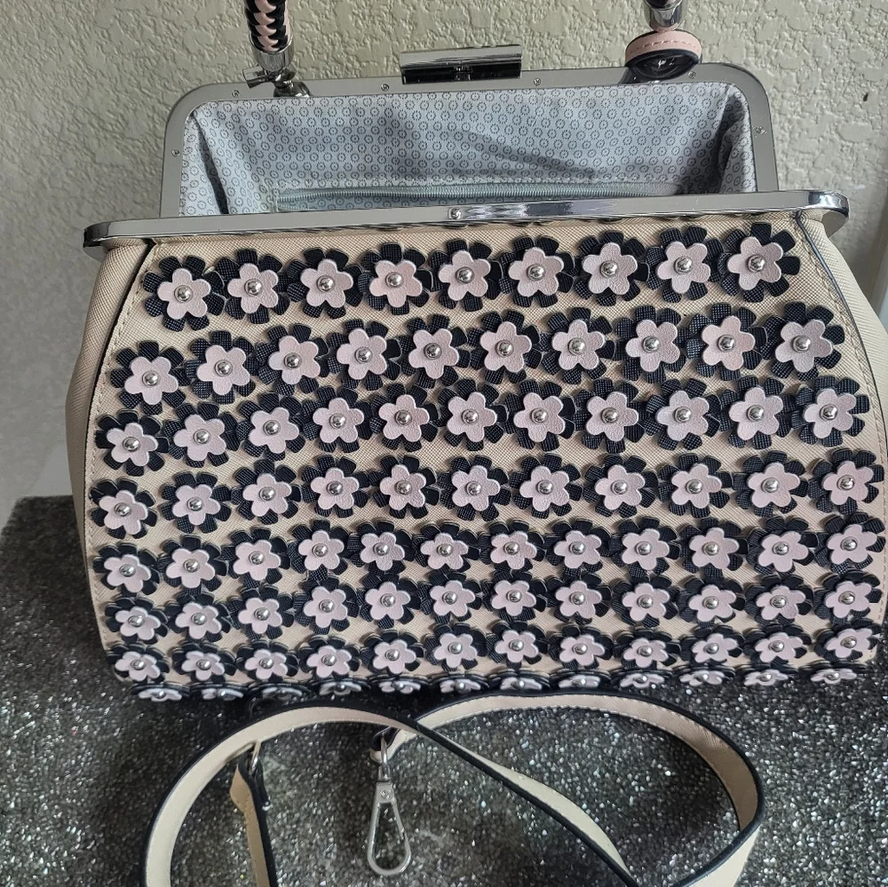 Floral Embellished Catherine Malandrino bag - Picture 2 of 7